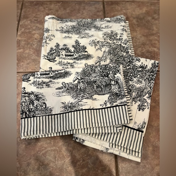Other - Valance Curtain Black White Toile